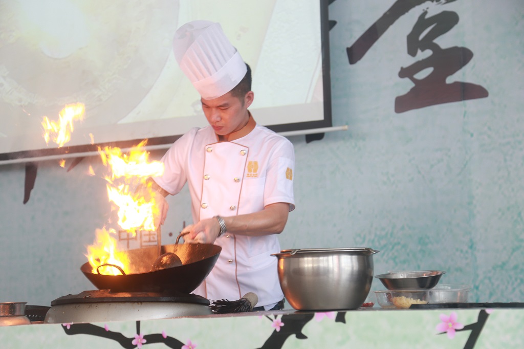 長(zhǎng)沙新東方烹飪學(xué)校