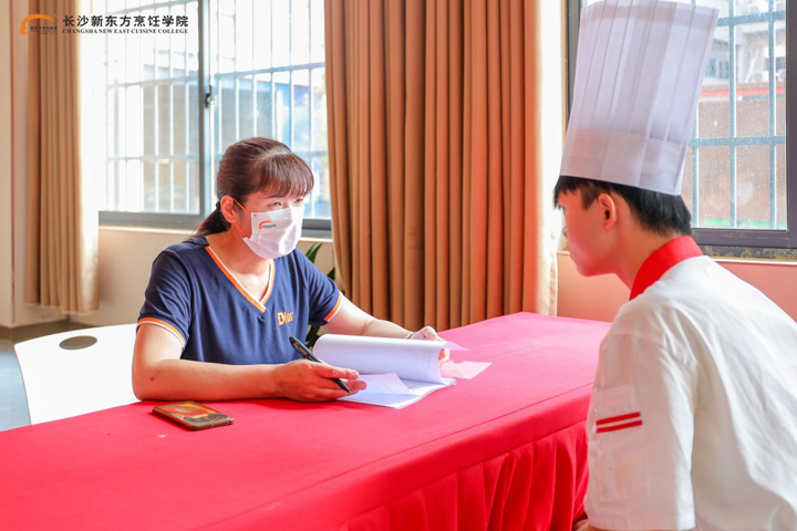 2022年長沙新東方畢業(yè)生模擬面試圓滿結束