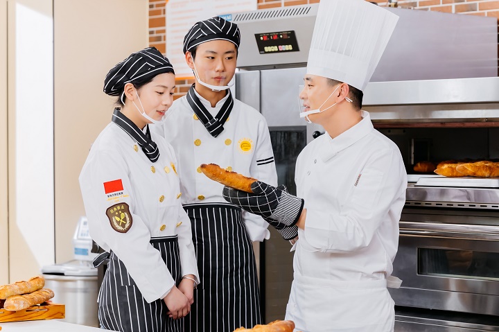 西點(diǎn)專業(yè)實(shí)訓(xùn)課堂
